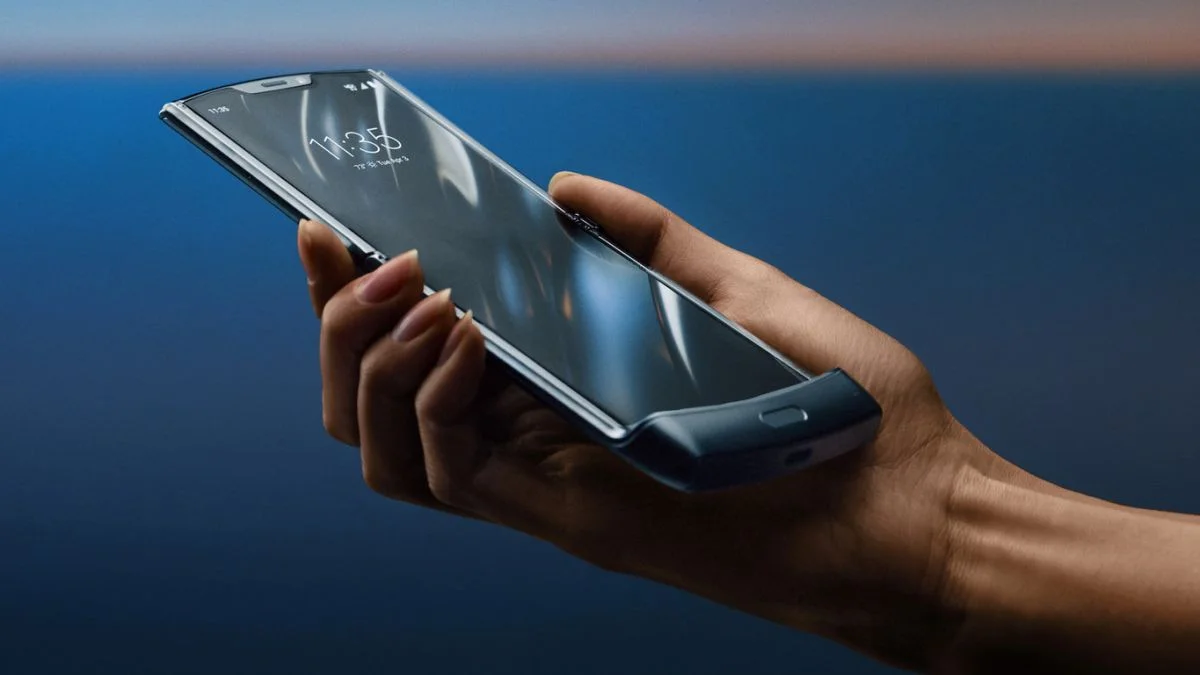 The new Motorola Razr clamshell will receive a redesigned design