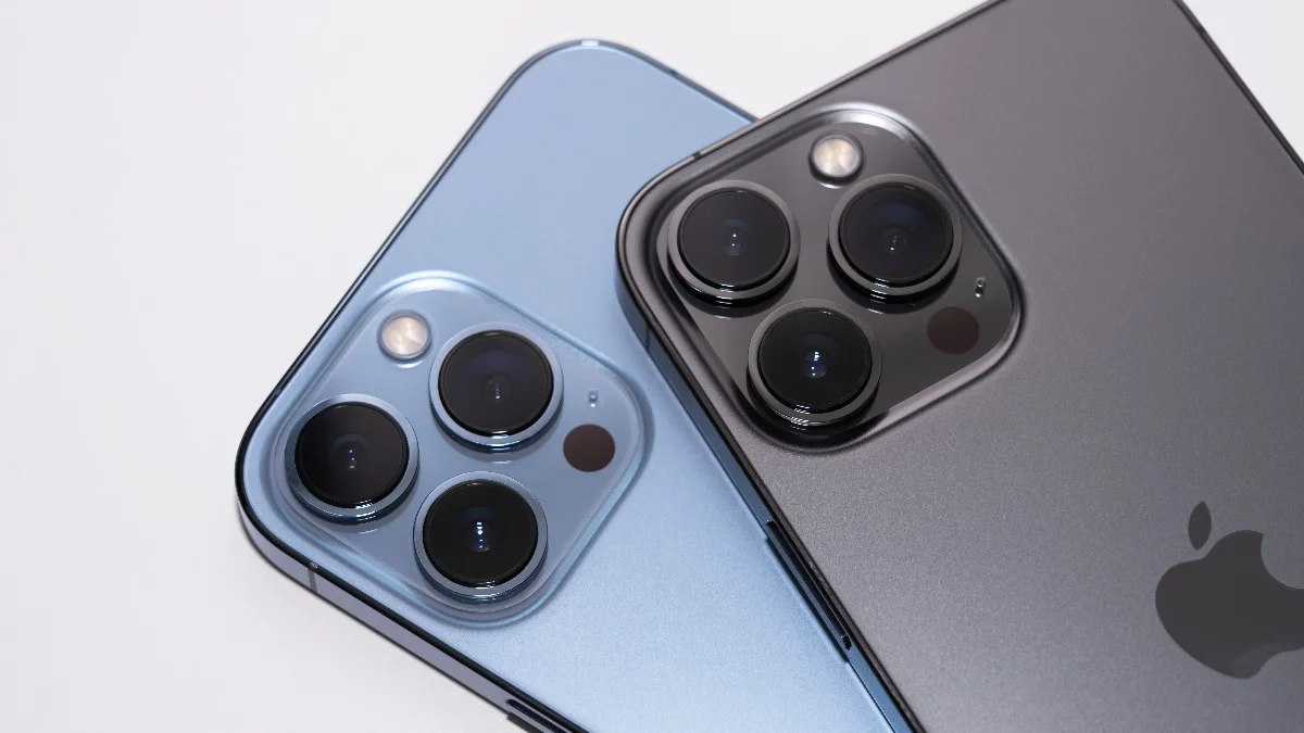 Практически безрамочный iPhone 14 Pro засветился на рендере