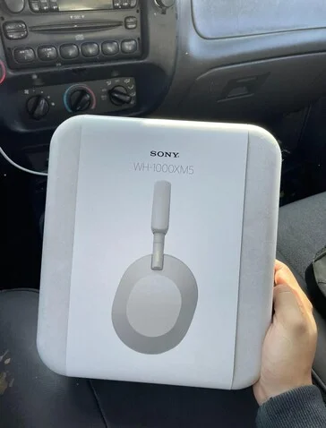 Технические характеристики гарнитуры Sony WH-1000XM5 подтвердились на реальных фото