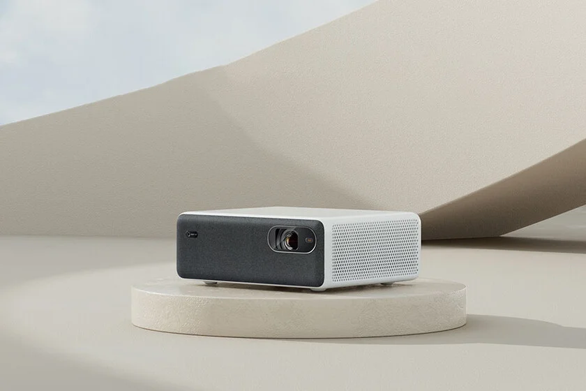 Xiaomi выпустила лазерный проектор для игр и просмотра фильмов