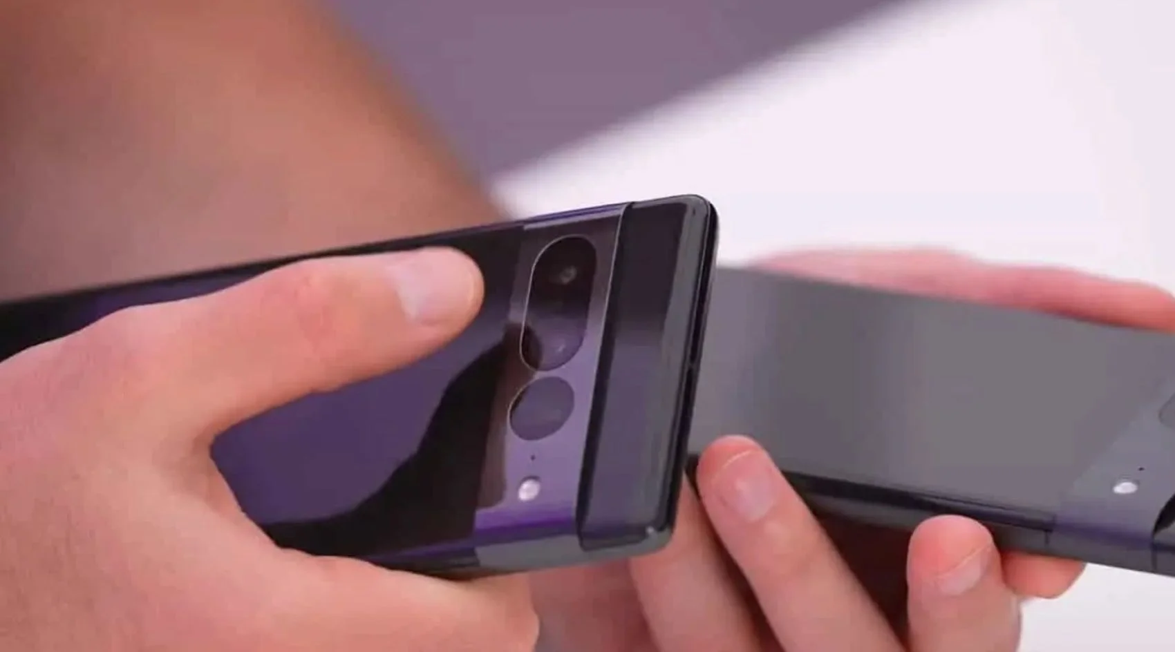 Google Pixel 7 и 7 Pro показали на живых фото и видео до официальной презентации