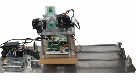 Инженер создал роботизированного убийцу мух и тараканов