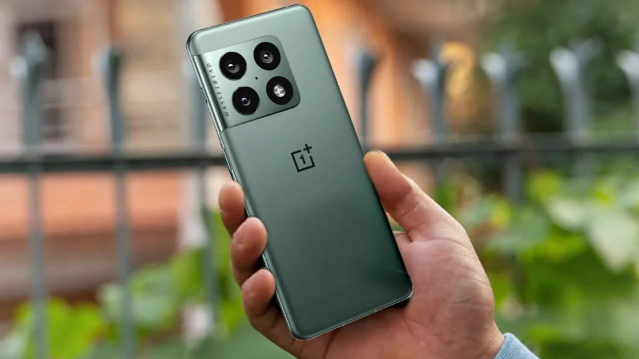 OnePlus has announced a list of smartphones that will receive Android 13 with a proprietary interface OxygenOS
