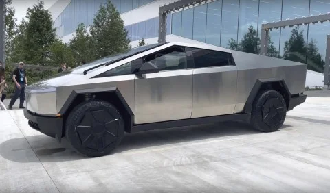 Продемонстрирован улучшенный прототип электропикапа Tesla Cybertruck