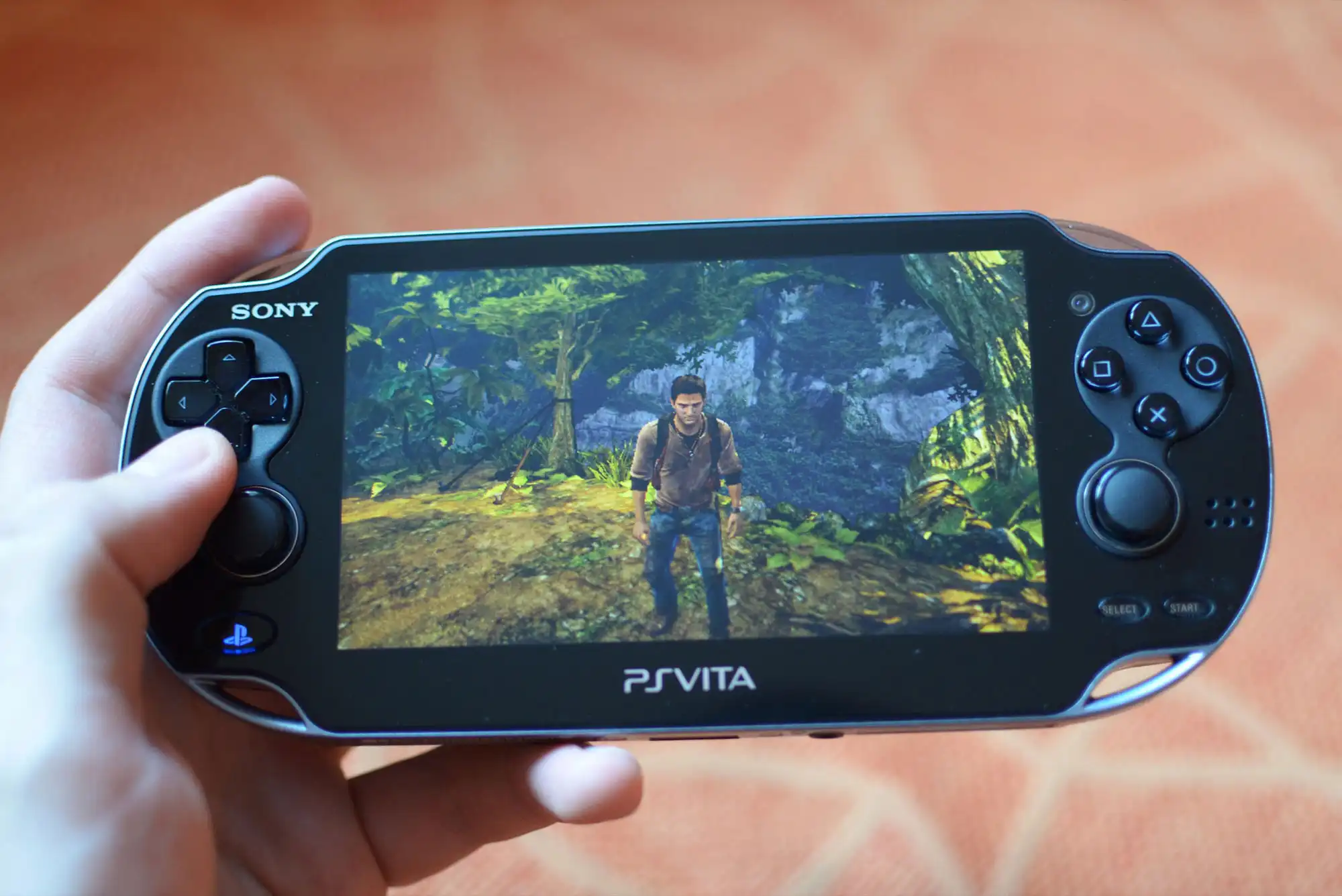 Ветеран PlayStation рассказал о причинах провала портативной консоли PS Vita