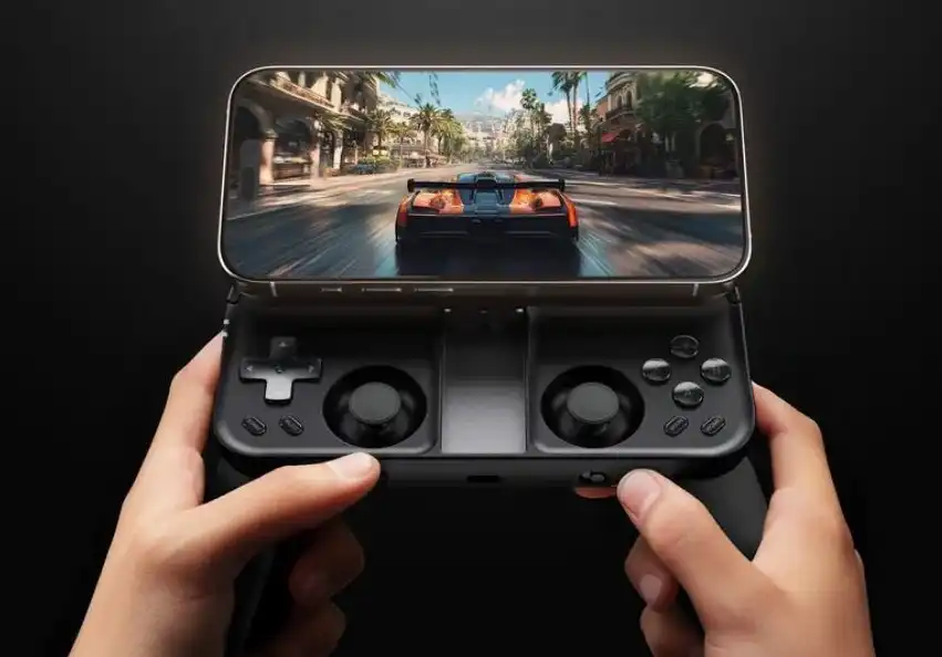 Amateur Folding iPhone Gamepad Set for Mass Production