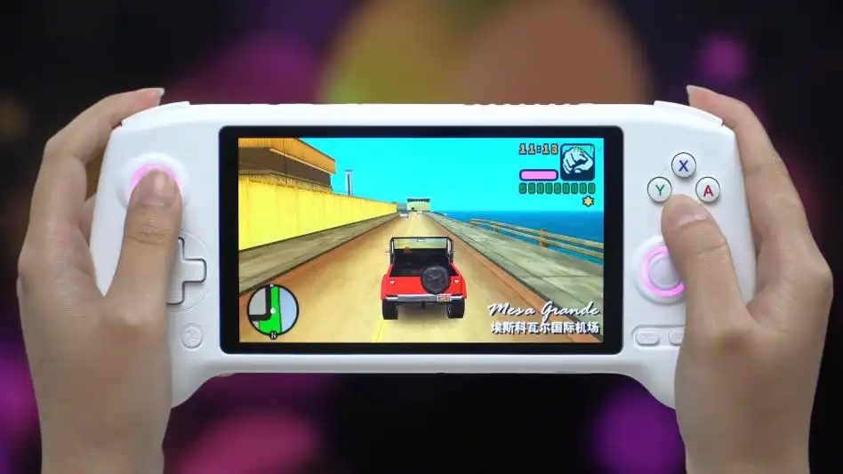 Anbernic анонсировала портативную консоль RG 557 с AMOLED-дисплеем и поддержкой эмуляции PS2