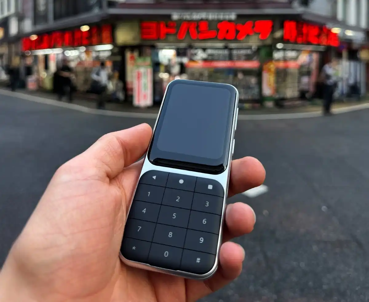 Sidephone: кнопочный смартфон с Android и уникальной сменной клавиатурой