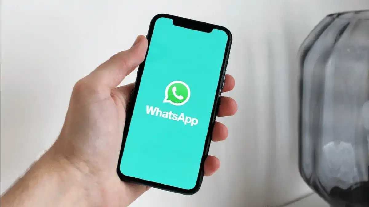 В WhatsApp добавили встроенный переводчик сообщений