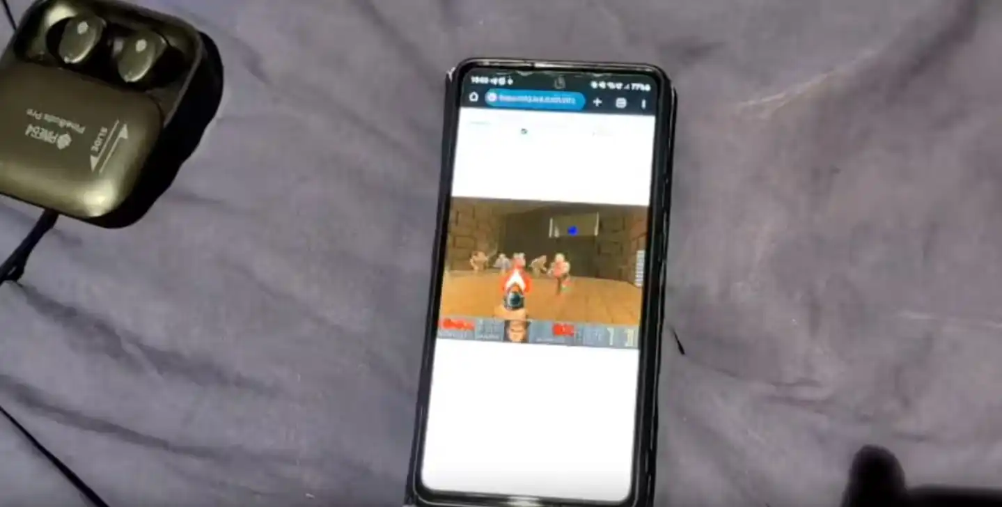 Легендарный DOOM запустили прямо на наушниках